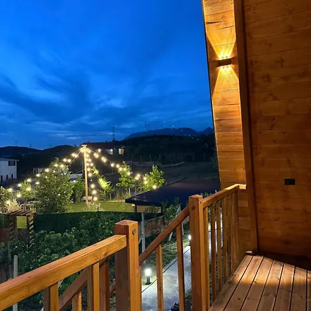 Azalea 1, Cozy Wooden ティラナ