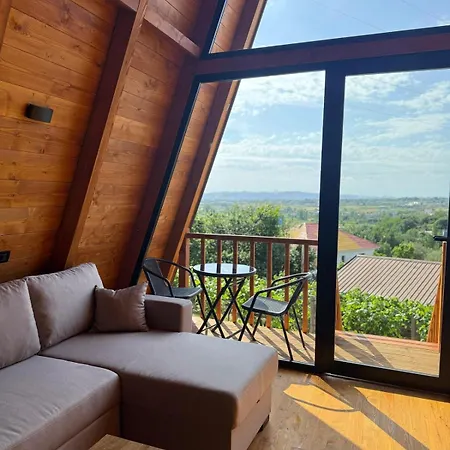 Azalea 1, Cozy Wooden 티라나