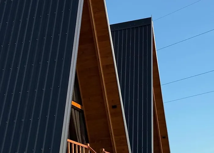 Azalea 1, Cozy Wooden 티라나